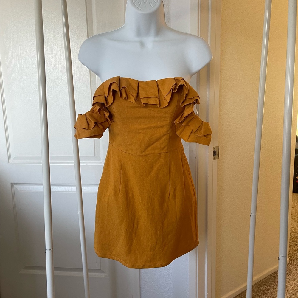 By The Way ASOS mustard yellow off the shoulder ruffle mini dress size XXS NWT